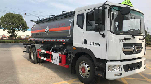 東風(fēng)腐蝕性物品廂式運輸車