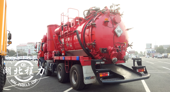 �����������U܇